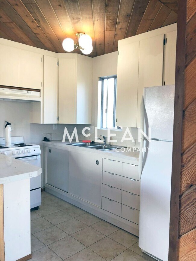 Building Photo - 5830 Appian Way