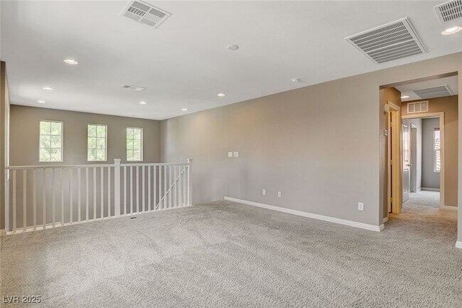 Building Photo - 6237 Fallsview Ct