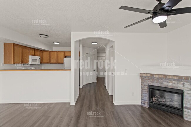 Building Photo - 4935 N Jasmine Ln
