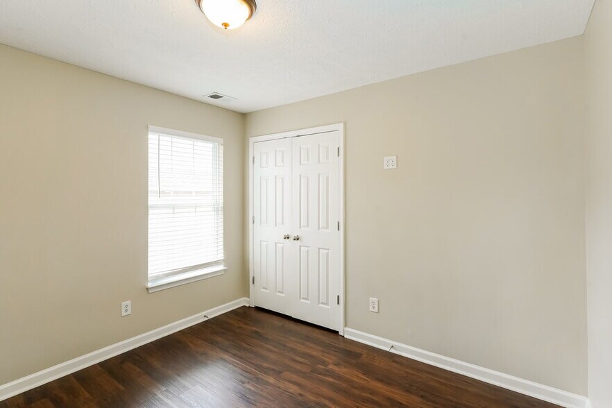 Building Photo - 1483 Bern Dr