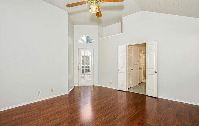 Building Photo - One Story With Open Floor Plan and Beautiful Oak Trees