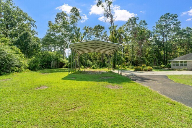 Building Photo - 330 Boggy Hollow Rd