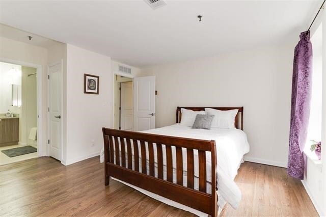 Building Photo - 357 Varick St