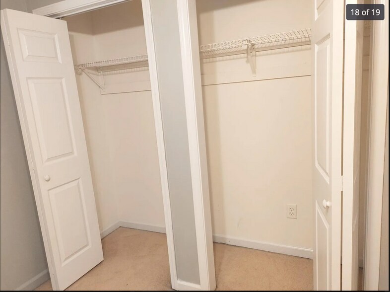 Building Photo - 122 Bach Dr