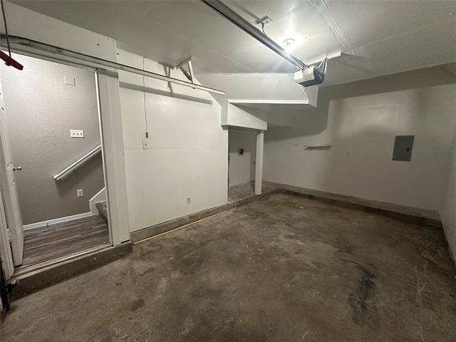 Building Photo - 9823 Summerwood Cir