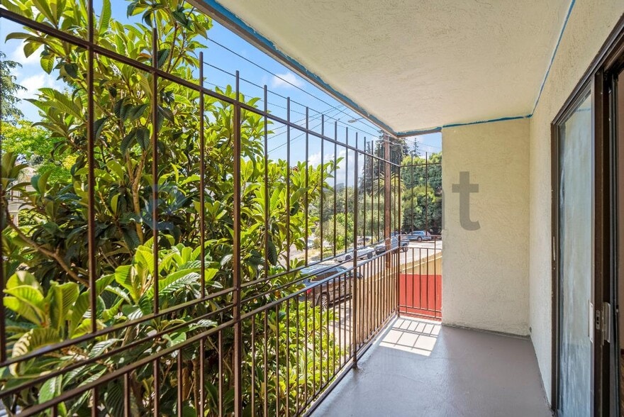 Building Photo - Unit 1