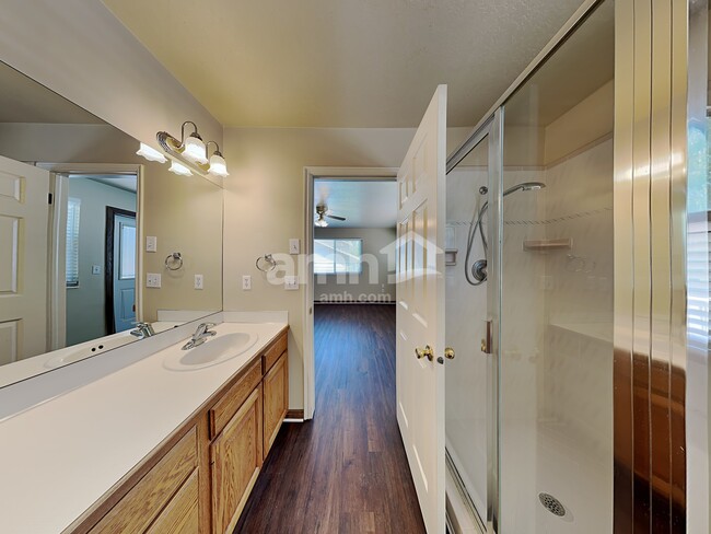 Building Photo - 2152 N 850 W