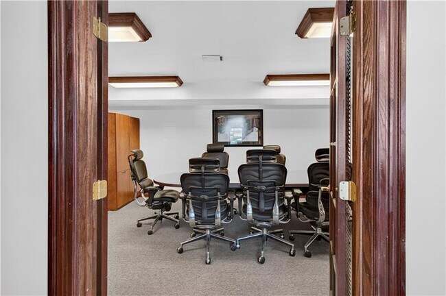 Building Photo - 7240 McKnight Rd