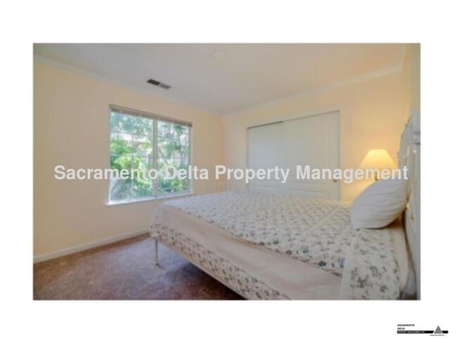 Building Photo - Gorgeous 4bed/3 full bath 2 story Home in Davis