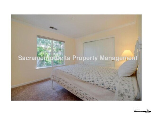 Building Photo - Gorgeous 4bed/3bath 2 story Home in Davis