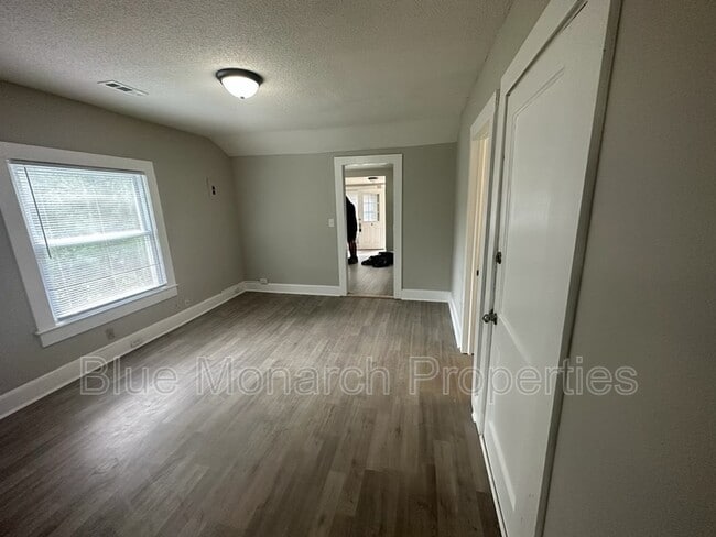 Building Photo - 5249 Clearwater Lake Rd