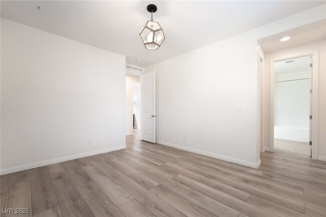 Building Photo - 6348 Skystone St