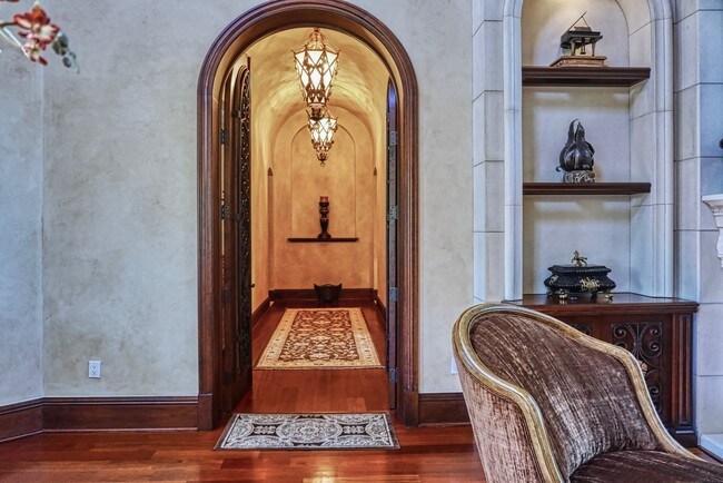 Building Photo - 1363 Oceanview Dr