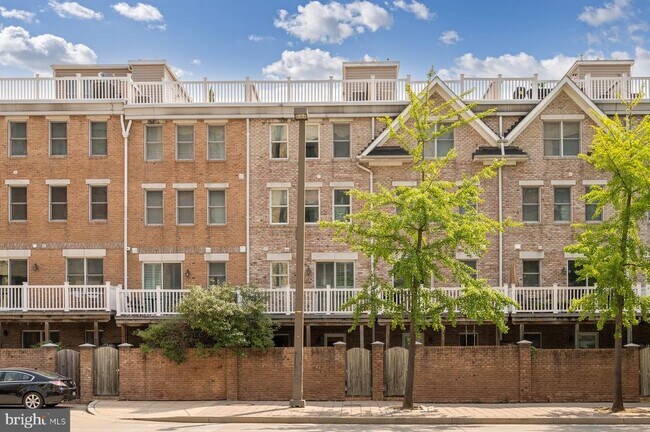 Building Photo - 1236 Harbor Island Walk