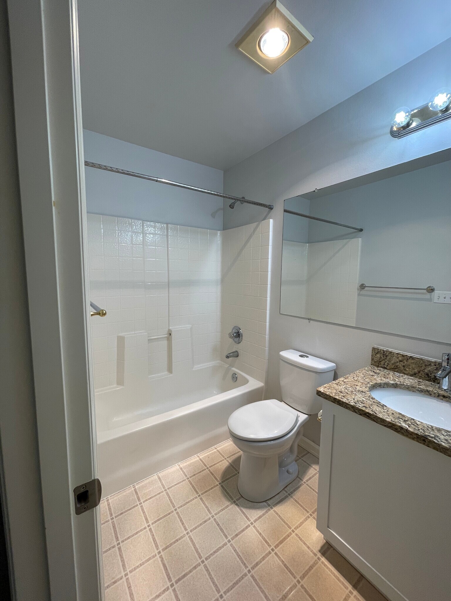 Building Photo - 9205 122nd Ct NE