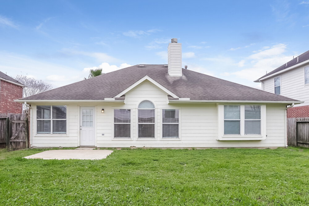 Building Photo - 2011 Pinecreek Pass Ln