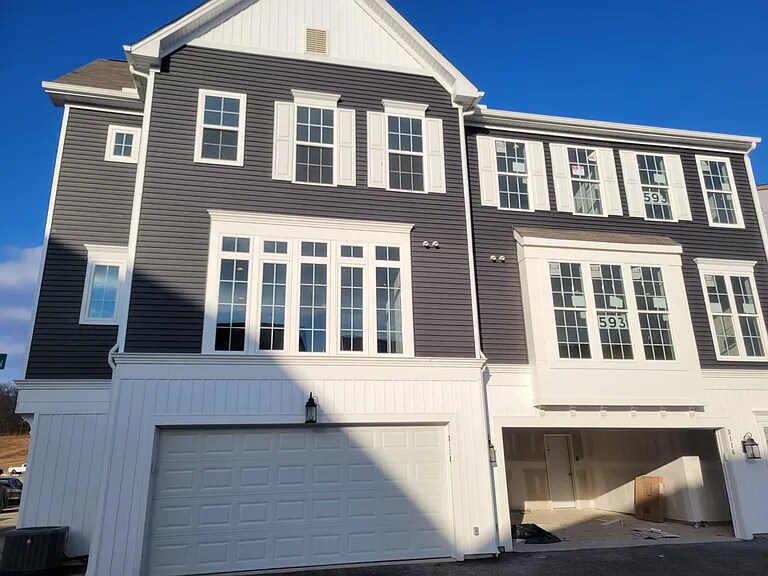 Building Photo - 3118 Detweiler Ln