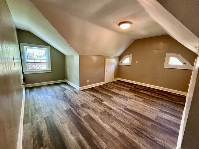 Building Photo - 6 Bedroom in Richmond Near EKU!