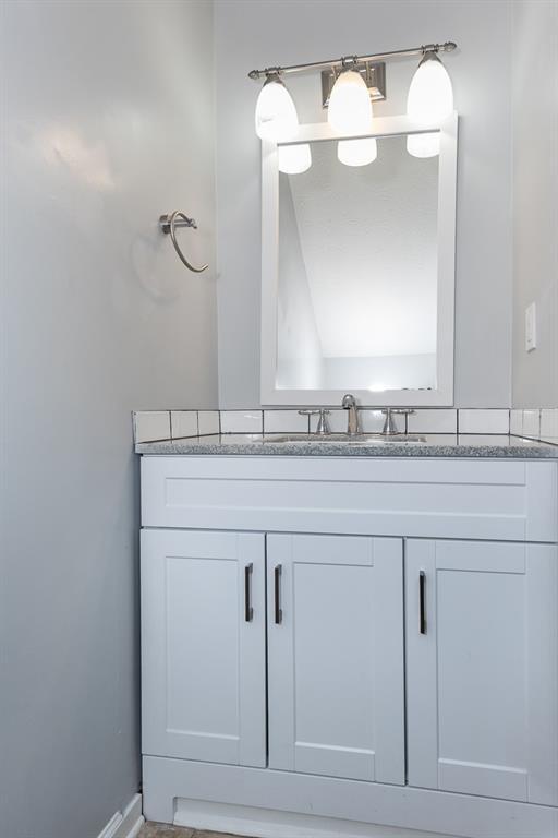 Building Photo - 760 Indian Lake Dr NW