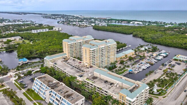 Building Photo - 625 Casa Loma Blvd