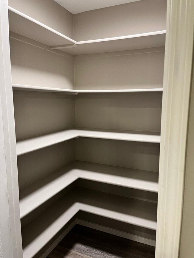 Building Photo - 1025 SE Freedom Cir