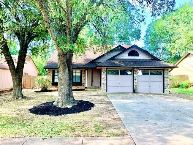 Primary Photo - 1707 Honeysuckle Ln