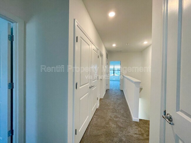 Building Photo - 1519 Lake Jessup Cir