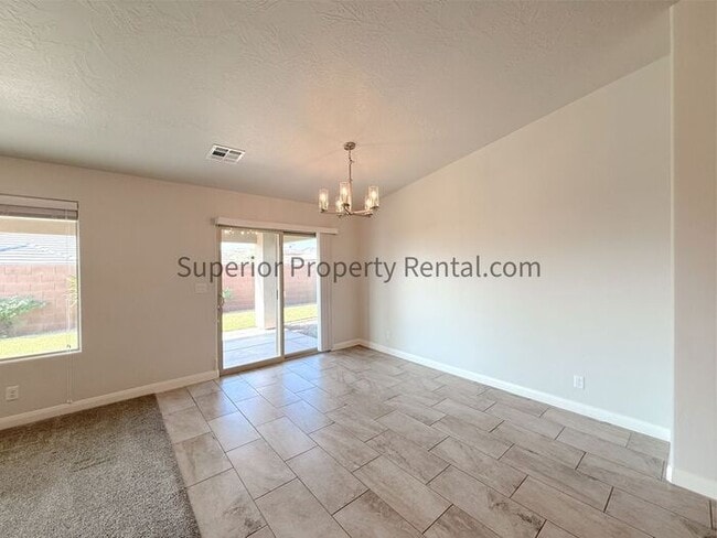 Building Photo - 4 bed, 2 bath home w/2car garage