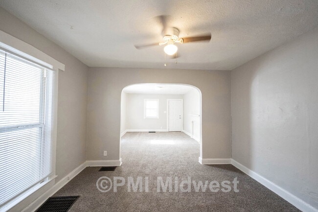 Building Photo - 1214 W 25th St