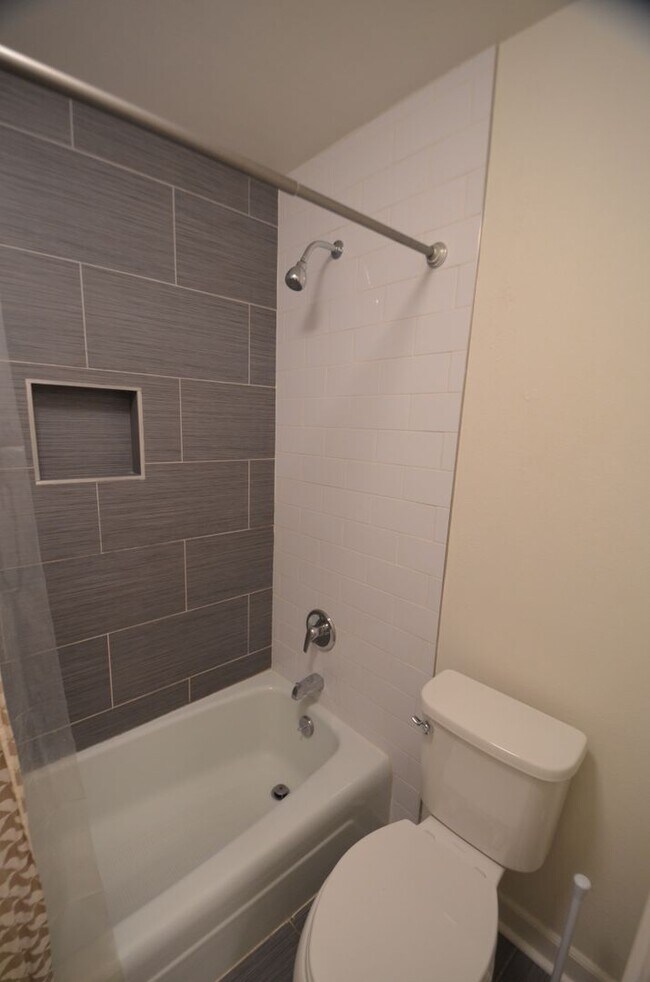 Building Photo - Rent Negotiable! Long Term! Furnished! Bus Route! Heat included! Pets negotiable!