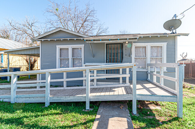 Building Photo - 1610 Lennon Ave