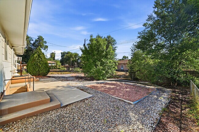 Building Photo - $2,345.95, 5-bed, 2.5-bathroom located in Colorado Springs with a fenced backyard.