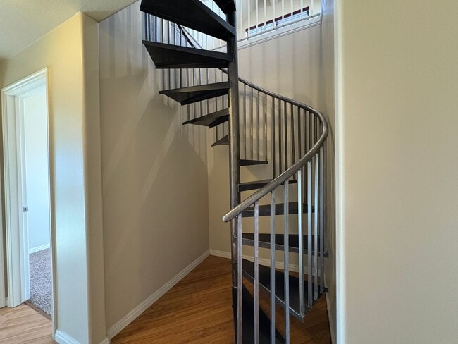 Building Photo - Millcreek Condo with Private Balcony & Pool!