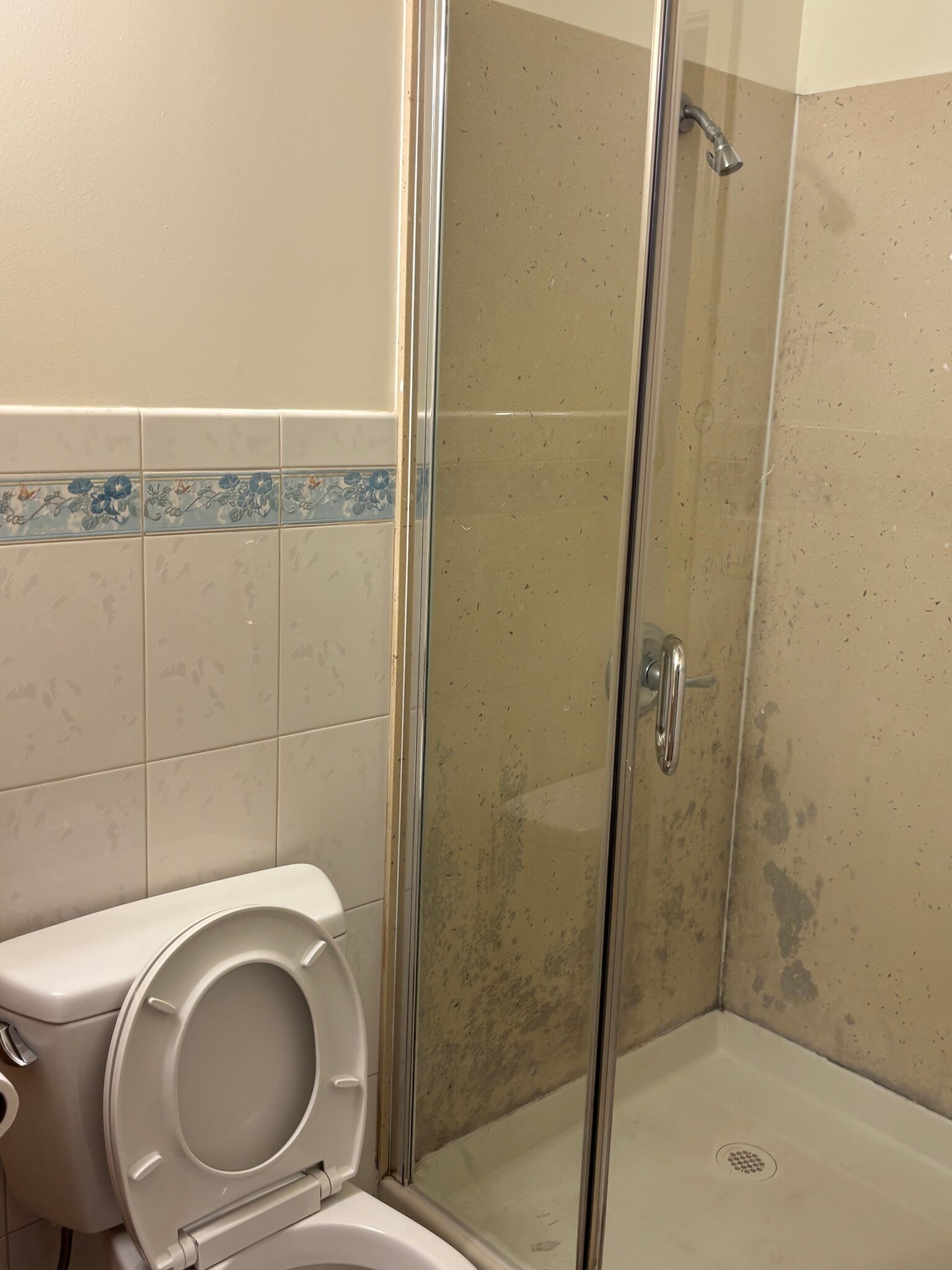 Master bathroom2 - 2550 35th Ave