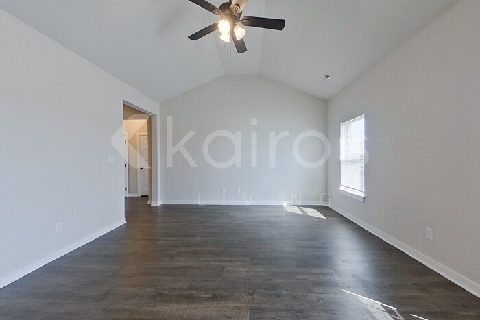 Building Photo - 26186 Valley Ridge Rd