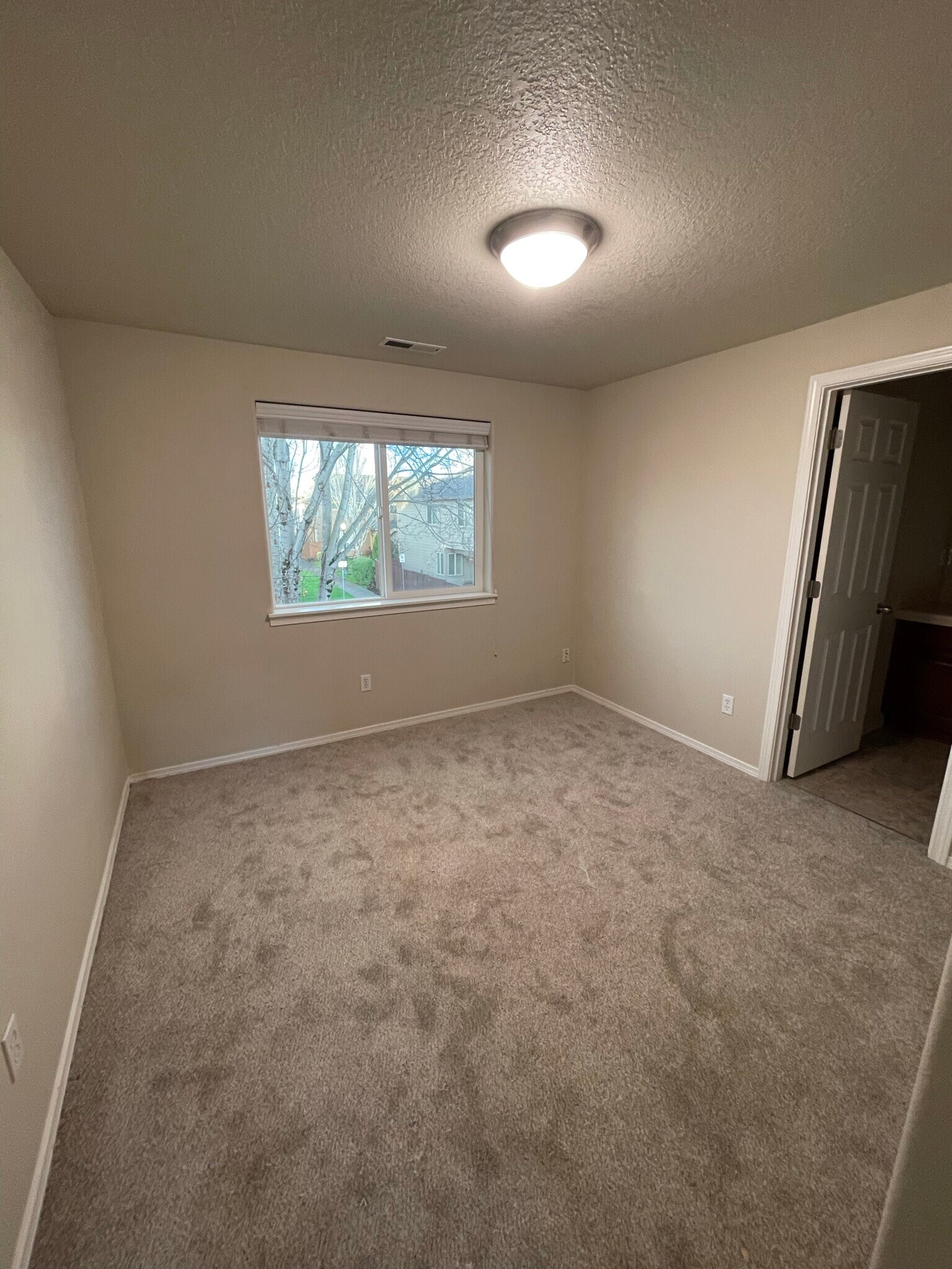 Building Photo - 1751 SE Water Lily St