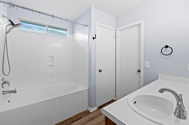 Building Photo - 6003 Wideleaf Dr