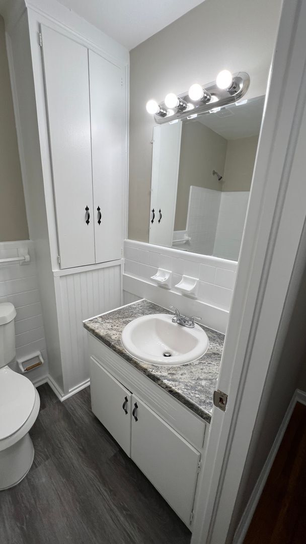 Building Photo - 3-Bedroom just waiting for you !