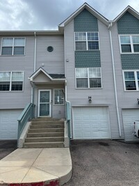 Building Photo - Charming 3 Bedroom Townhome in Palmer Lake...