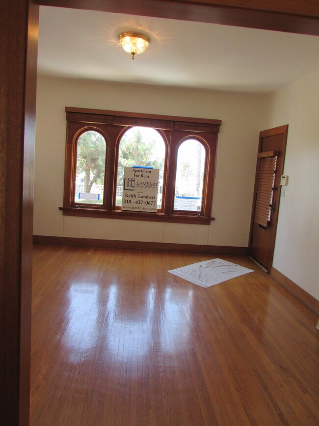 Big Living Room with nice wood floors. - 2217 A Ocean Ave - 2213 Ocean Ave