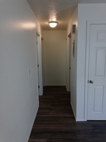 Corridor - 1712 E Cataldo Ave