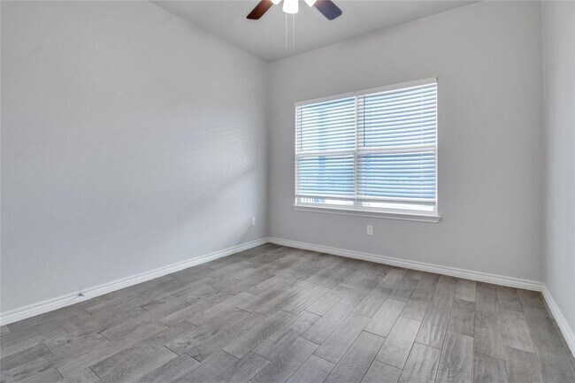 Building Photo - 629 County Rd 306