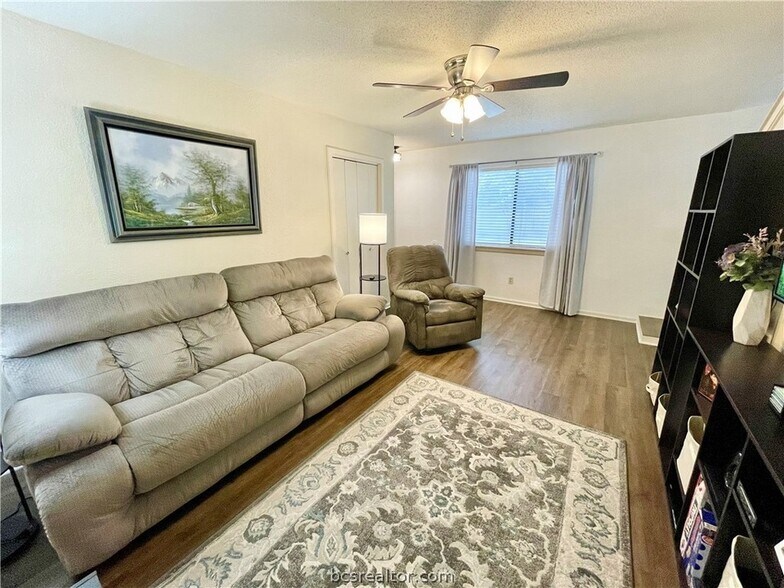 Building Photo - 4511 Carter Creek Pky