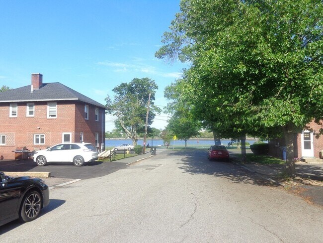 Building Photo - 5 Hayward St