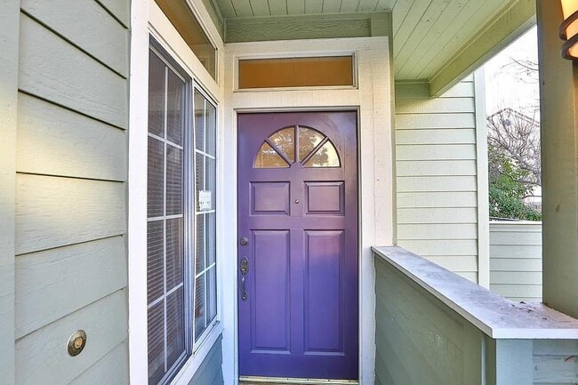 Building Photo - 510 Porpoise Bay Terrace