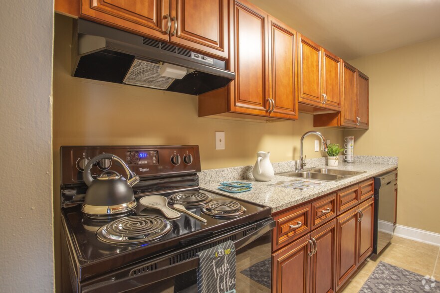 Eagle Trace 1 Lakeside Rd Greenville SC 29611 Apartment Finder