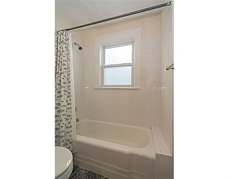 Building Photo - 108 Bowdoin St