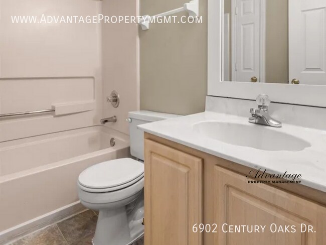 Building Photo - 6902 Century Oaks Dr