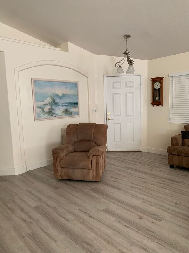 Building Photo - Great Home Single story home in Green Vall...