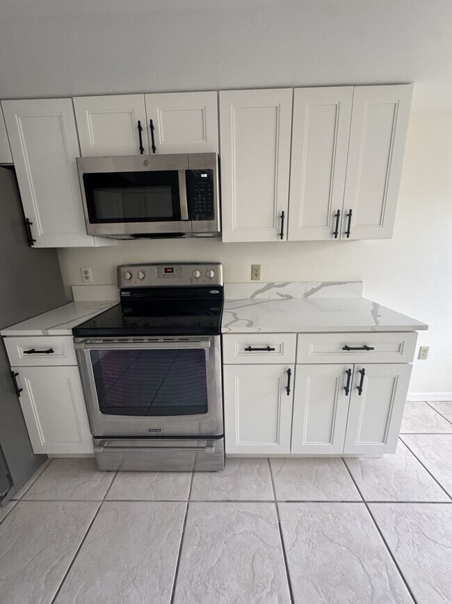 Building Photo - 895 Wandering Pine Trail